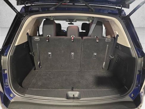 Used 2025 Nissan Pathfinder SV AWD/4WD image 13