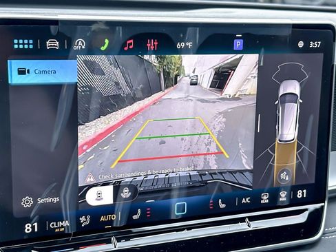 New 2026 Volkswagen Tiguan SE R-Line image 18