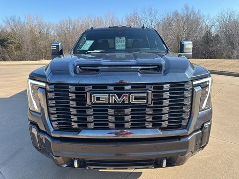 Used 2024 GMC Sierra 3500 Denali Ultimate image 8