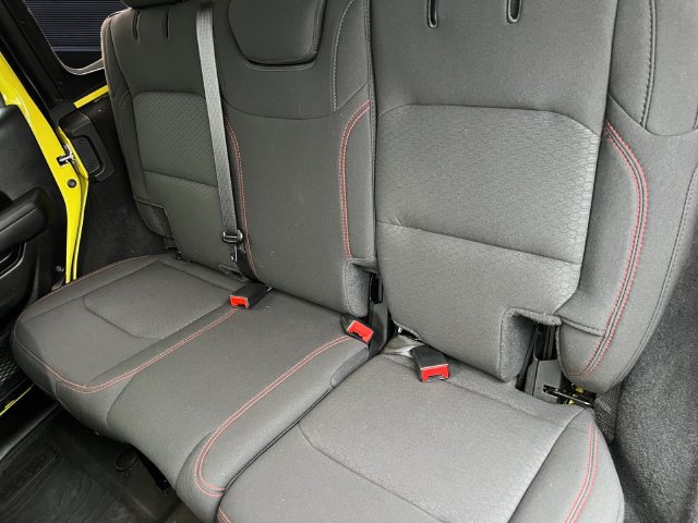 Used 2023 Jeep Wrangler Unlimited Rubicon w/ Cold Weather Group AWD/4WD image 13