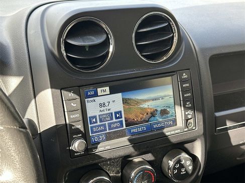 Used 2010 Jeep Compass Sport image 22