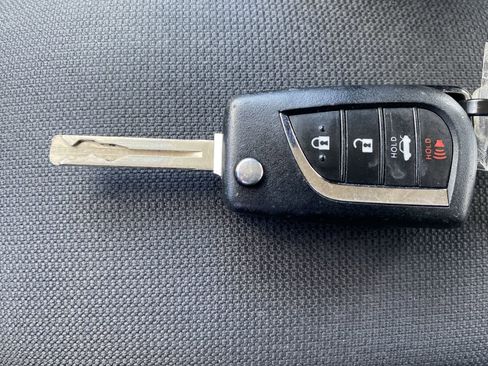 Used 2024 Toyota Corolla LE FWD image 33