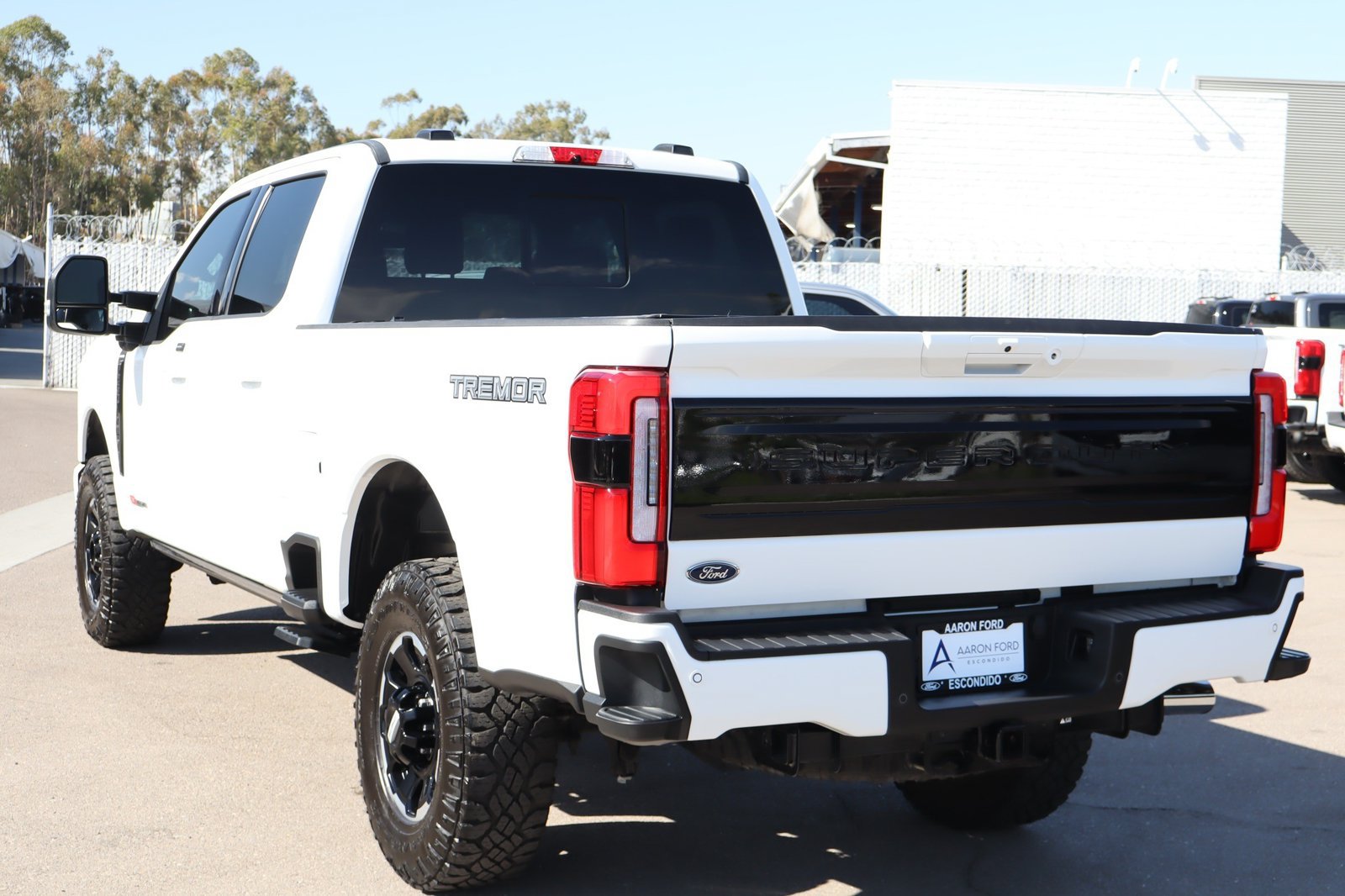 Used 2025 Ford F250 Platinum w/ Tremor Off-Road Package AWD/4WD image 16