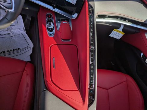 New 2025 Chevrolet Corvette E-Ray image 30