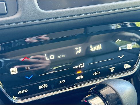 Used 2022 Honda HR-V EX-L image 15