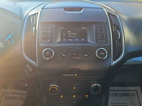 Used 2018 Ford Edge SE image 27