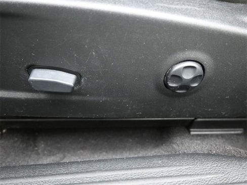 Used 2019 Dodge Challenger SXT w/ Blacktop Package image 29