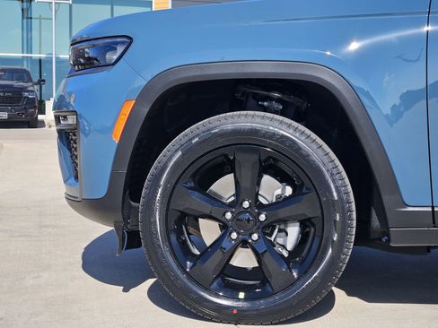 New 2026 Jeep Grand Cherokee L Limited RWD image 11