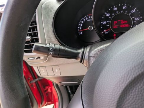 Used 2019 Kia Soul FWD image 30