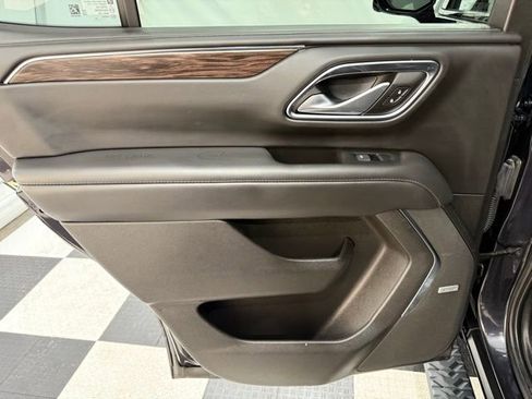 Used 2022 Chevrolet Tahoe Z71 w/ Luxury Package image 18