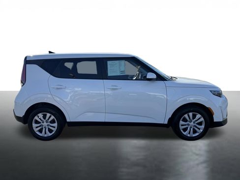 Certified 2025 Kia Soul LX image 9