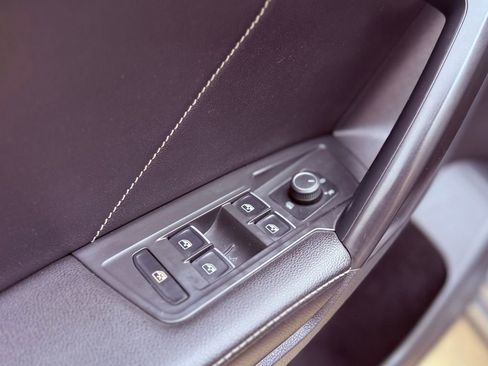 Used 2022 Volkswagen Tiguan SE R-Line image 22