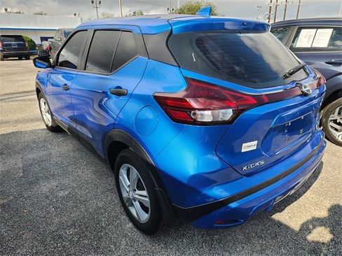 Used 2025 Nissan Kicks Play S image 4