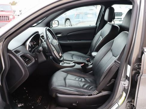 Used 2013 Chrysler 200 Limited image 8