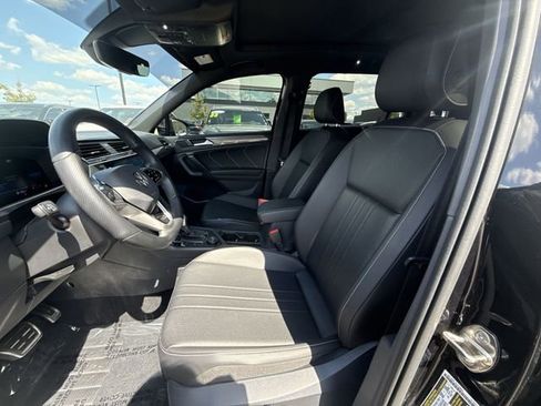 Used 2022 Volkswagen Tiguan SE R-Line AWD/4WD image 11