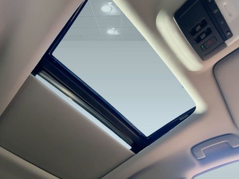 New 2025 Nissan Pathfinder Platinum w/ Black Appearance Package image 16