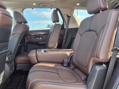 Used 2024 Honda Pilot Elite image 8