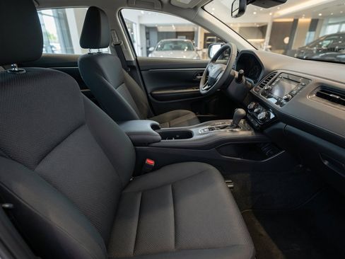 Used 2017 Honda HR-V LX image 7