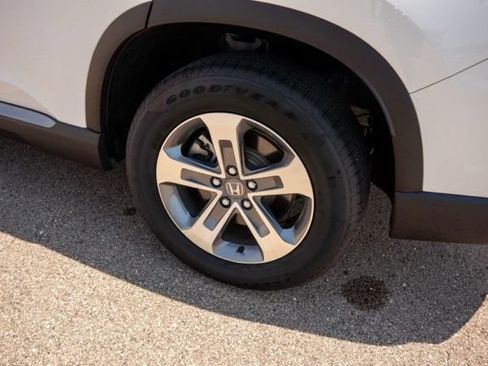 Used 2025 Honda Pilot EX-L image 11