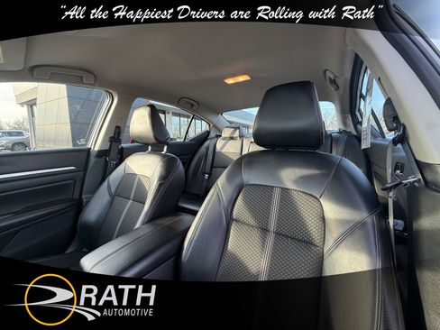 Used 2024 Nissan Altima 2.5 SR image 13