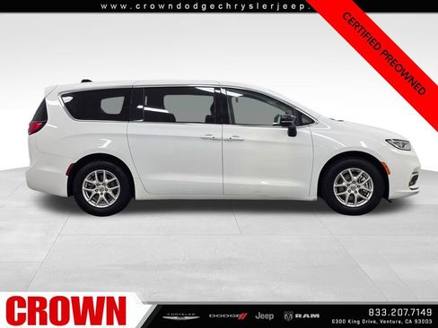 Certified 2024 Chrysler Pacifica Touring-L FWD image 8