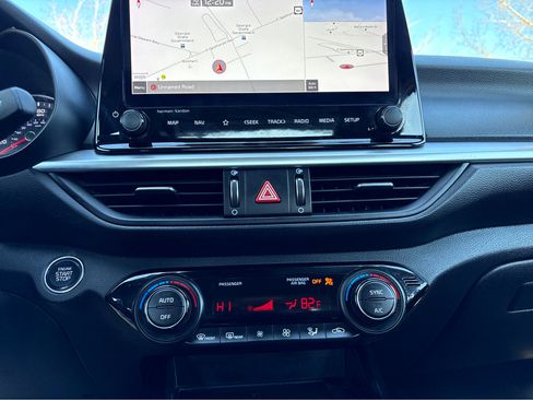 Used 2022 Kia Forte GT-Line w/ GT-Line Premium Package image 3