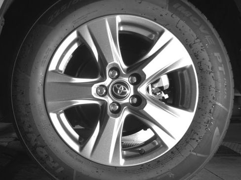 Used 2025 Toyota RAV4 XLE AWD/4WD image 27
