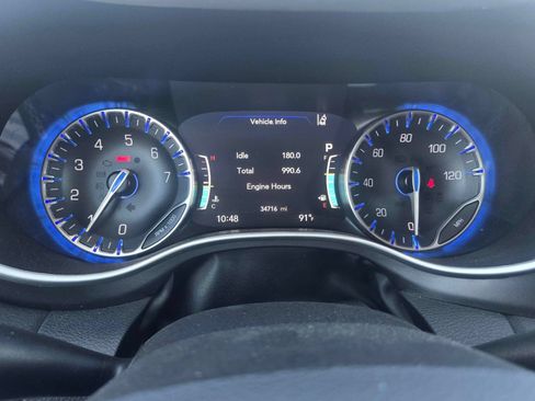 Used 2024 Chrysler Pacifica Touring-L FWD image 30