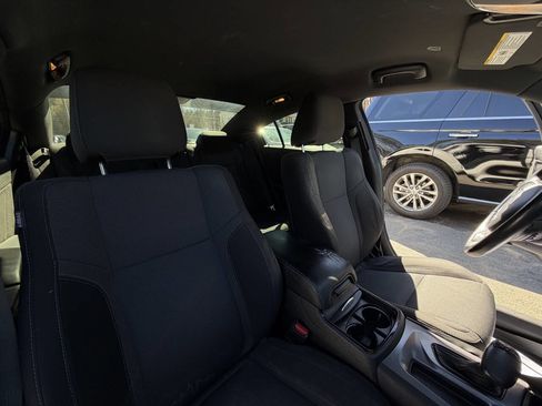 Used 2019 Dodge Charger SXT w/ Blacktop Package image 21