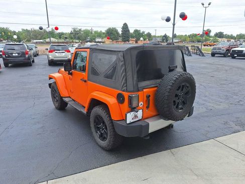 Used 2012 Jeep Wrangler Sahara w/ Connectivity Group AWD/4WD image 6