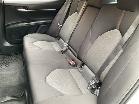 Used 2018 Toyota Camry LE FWD image 34