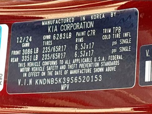 Used 2025 Kia Carnival FWD image 34