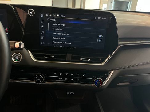 Used 2025 Chevrolet Equinox LT image 17