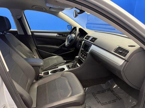Used 2013 Volkswagen Passat 2.5 SE image 22