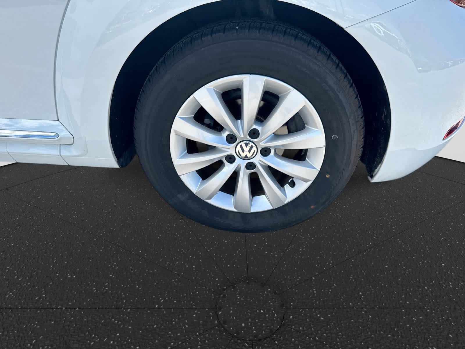 Used 2019 Volkswagen Beetle 2.0T S FWD image 20