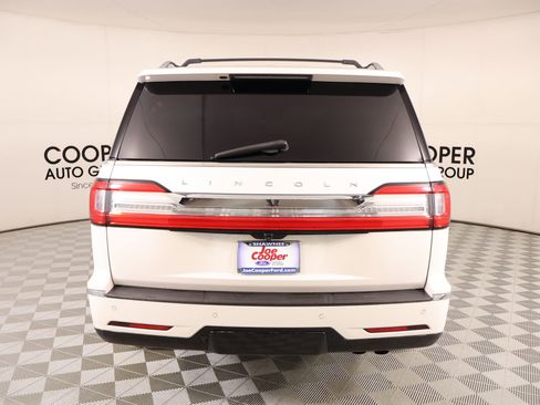 Used 2019 Lincoln Navigator Reserve AWD/4WD image 25