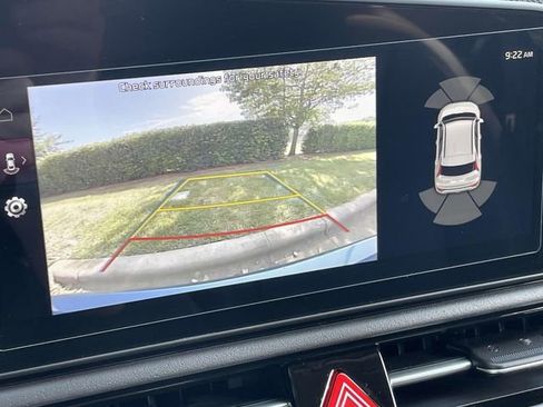 Certified 2025 Kia Niro SX Touring image 35