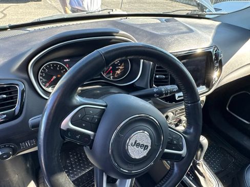 Used 2018 Jeep Compass Limited w/ Navigation Group AWD/4WD image 10