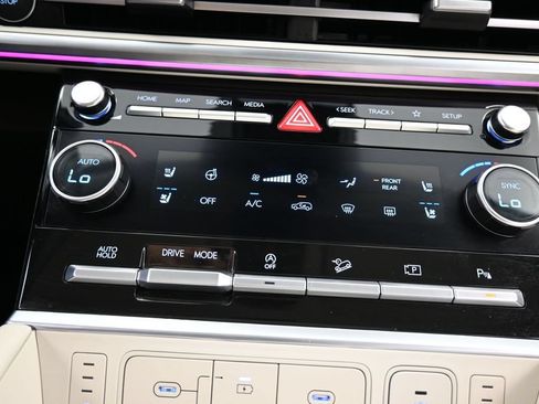 Used 2024 Hyundai Santa Fe Calligraphy FWD image 29