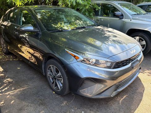 Used 2024 Kia Forte LXS FWD image 2