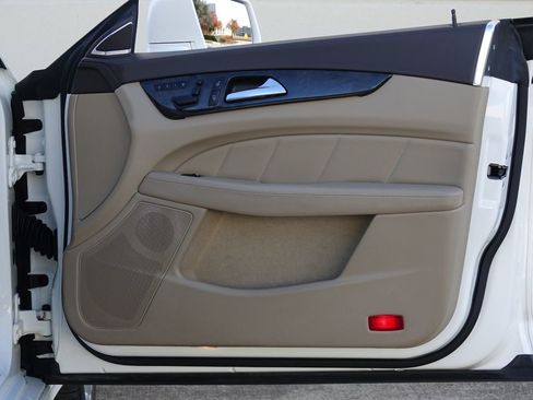 Used 2014 Mercedes-Benz CLS 550 4MATIC image 38