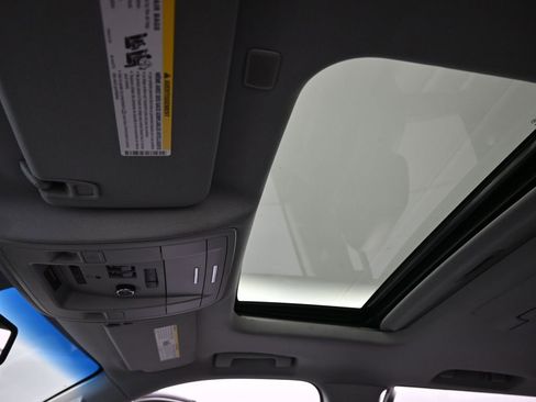 Used 2019 GMC Yukon XL SLT w/ Open Road Package image 16