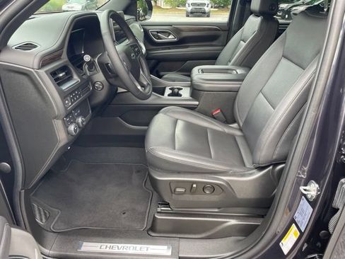 Used 2022 Chevrolet Tahoe Z71 w/ Luxury Package AWD/4WD image 10