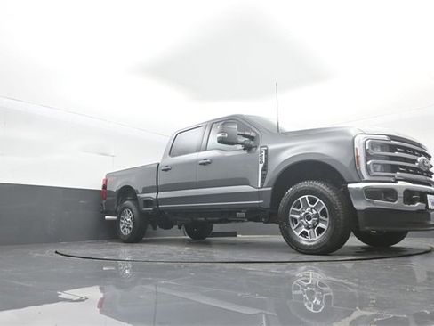 New 2026 Ford F250 Lariat w/ FX4 Off-Road Package image 23