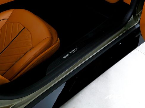 Used 2026 Aston Martin V8 Vantage S RWD image 22