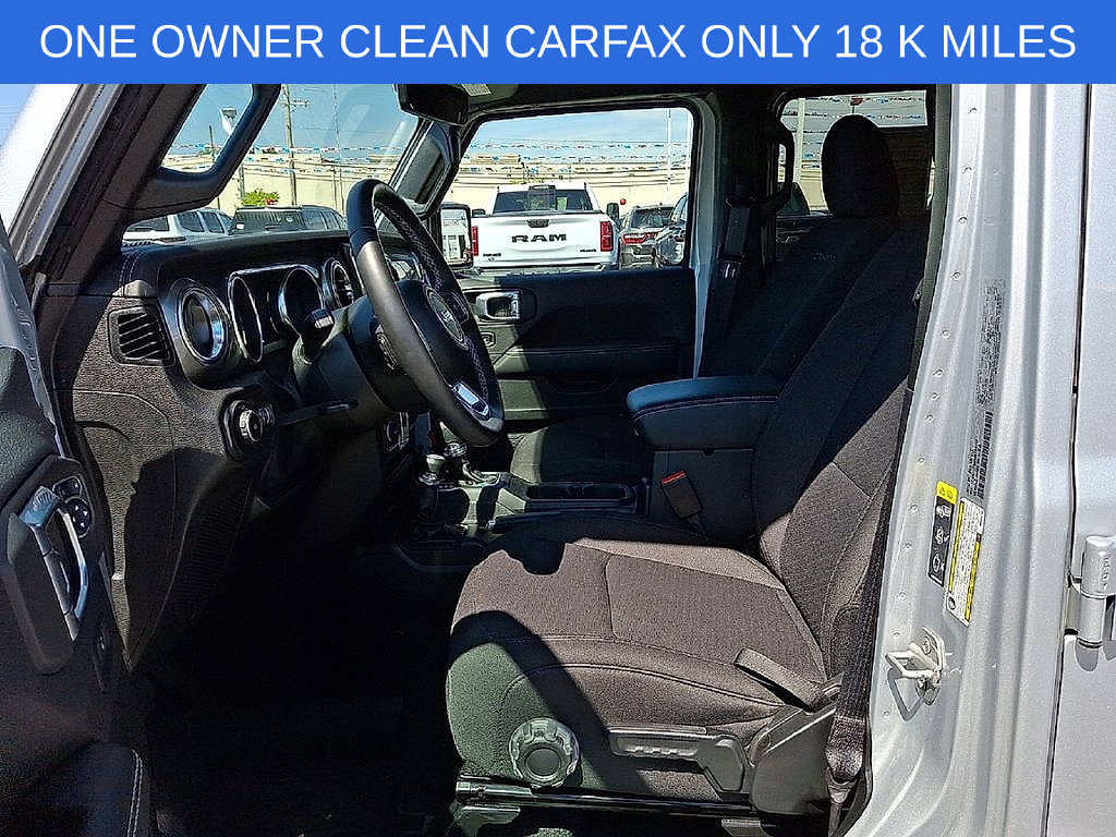 Used 2022 Jeep Wrangler Unlimited Sahara w/ Cold Weather Group AWD/4WD image 13