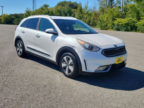 Used 2018 Kia Niro LX FWD image 3