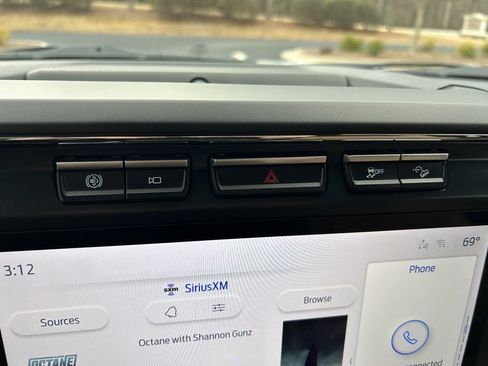 Used 2023 Ford F250 Lariat w/ Chrome Package image 35