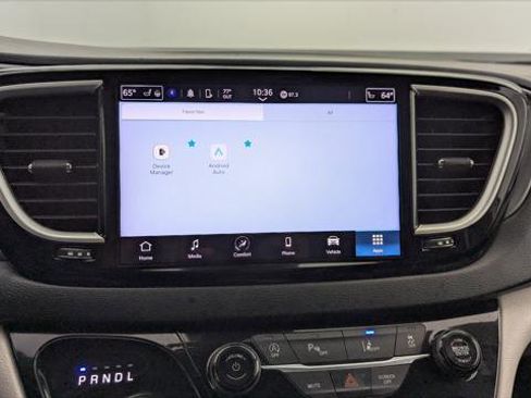 Used 2023 Chrysler Pacifica Touring-L FWD image 29
