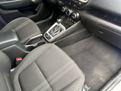 Used 2025 Hyundai Venue SEL FWD image 26